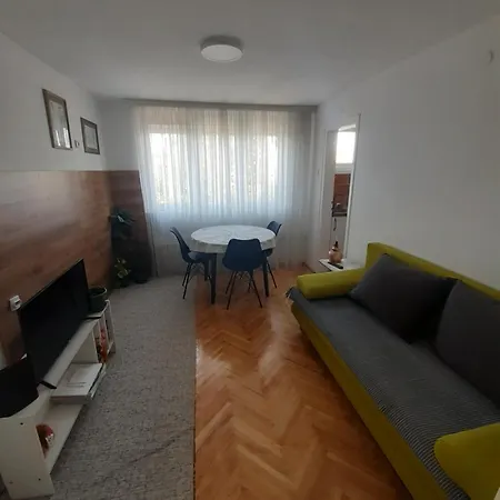 Centar - Gradski Trg * غورنيي ميلانوفاك