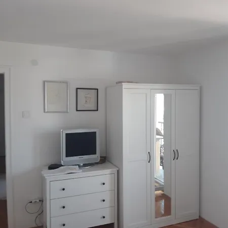 Centar - Gradski Trg غورنيي ميلانوفاك