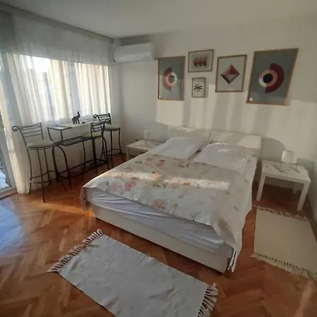 Centar - Gradski Trg غورنيي ميلانوفاك